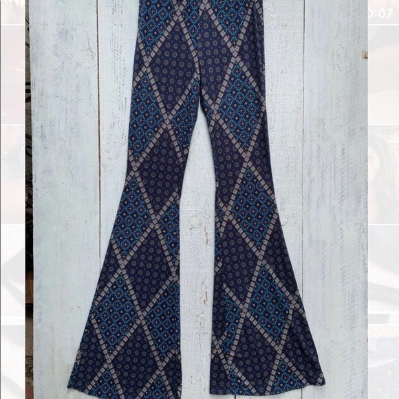 Kendall & Kylie Pants - Kendall & Kylie Bell Bottom Pants